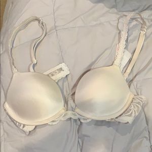 White lace push-up bra